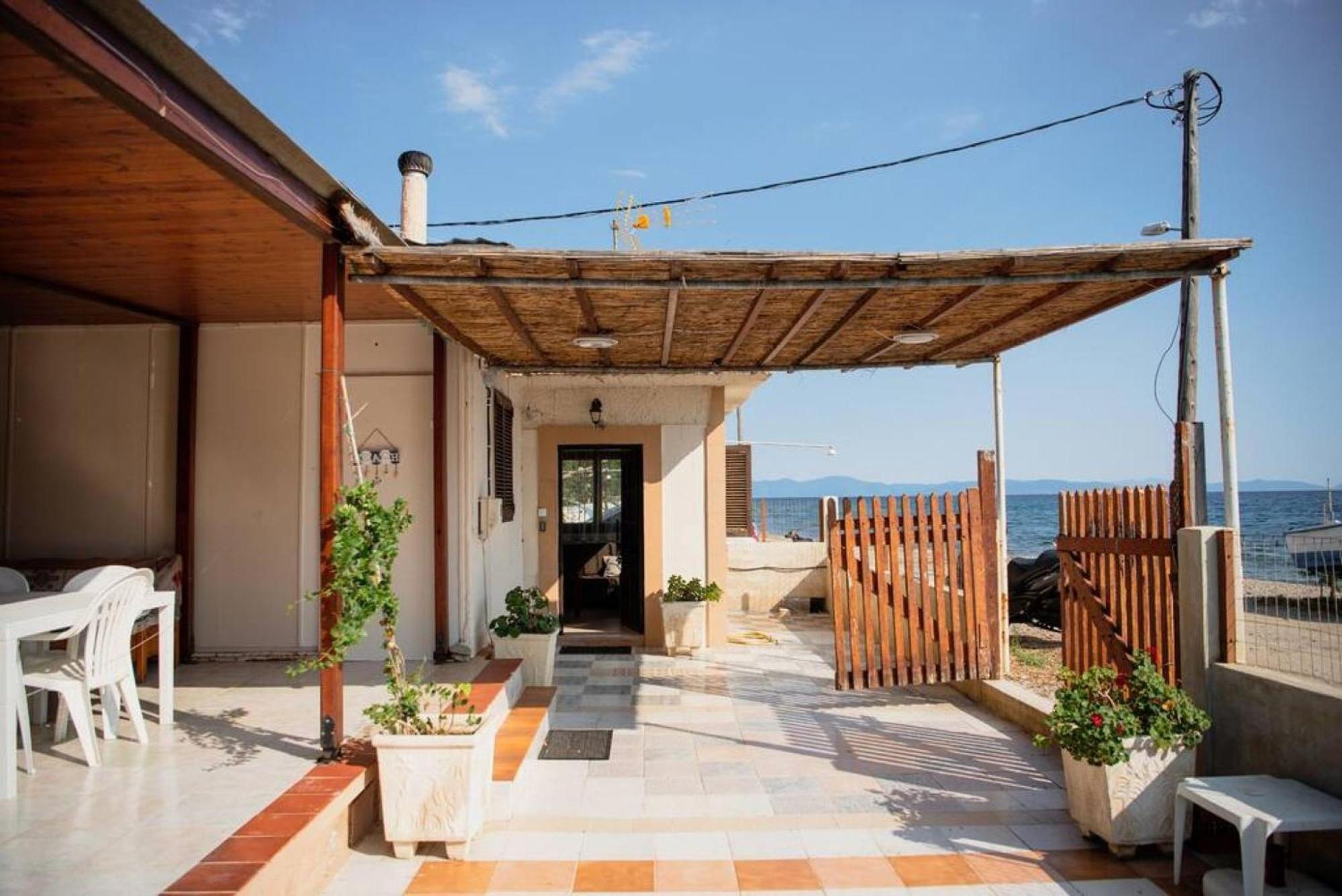 Villa Karnagio Seafront Káto Lekhónia Esterno foto